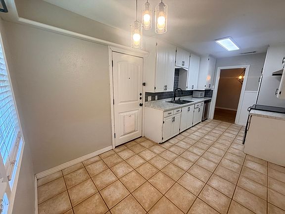 4th image of 3813 33rd St