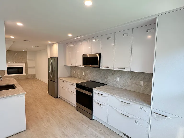 50 Hubbard Ln #7 — Photo 7