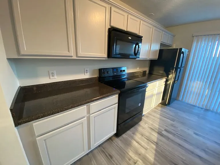 324 Stewarts Landing Cir — Photo 10