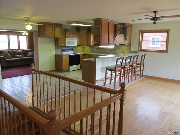 2nd image of 26710 Clairview Dr