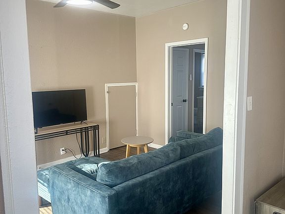 4th image of 1922 W Washington St #11309384