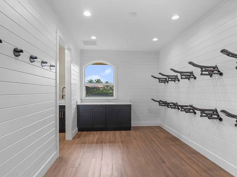 4985 Stables Way — Photo 45