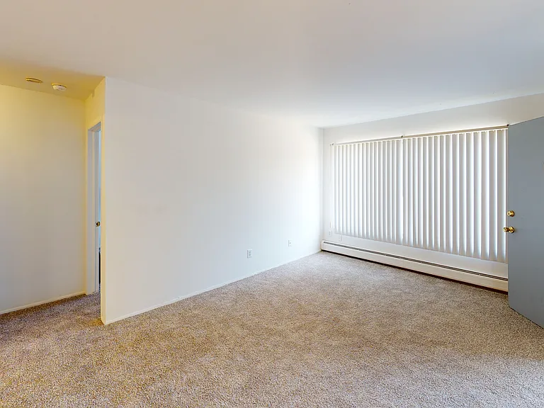 Outer Drive Manor Apartments — Photo 17