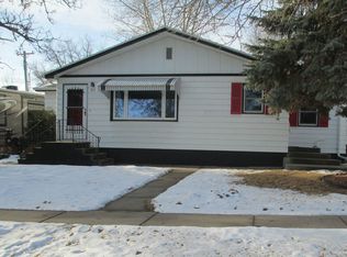 313 2nd Ave NW #16-18, Beulah, ND 58523