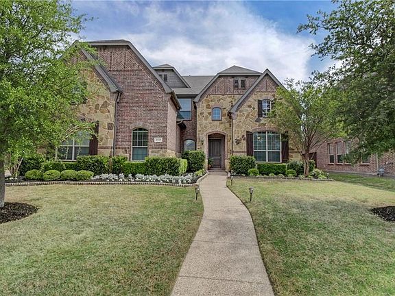 Excellent location, near the front of The Highlands