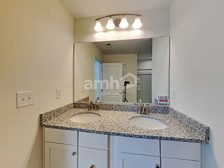 624 Hamilton Park Dr — Photo 12