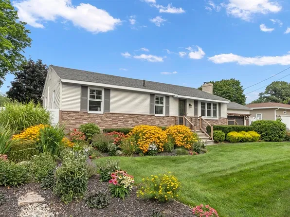 315 Lowell St, Methuen, MA 01844