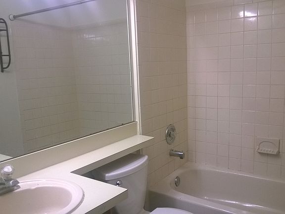 5th image of 270 Matthews Dr