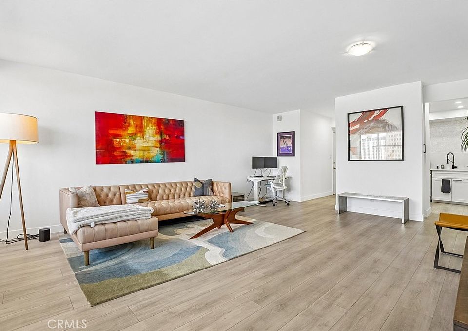 1st image of 969 Hilgard Ave APT 907