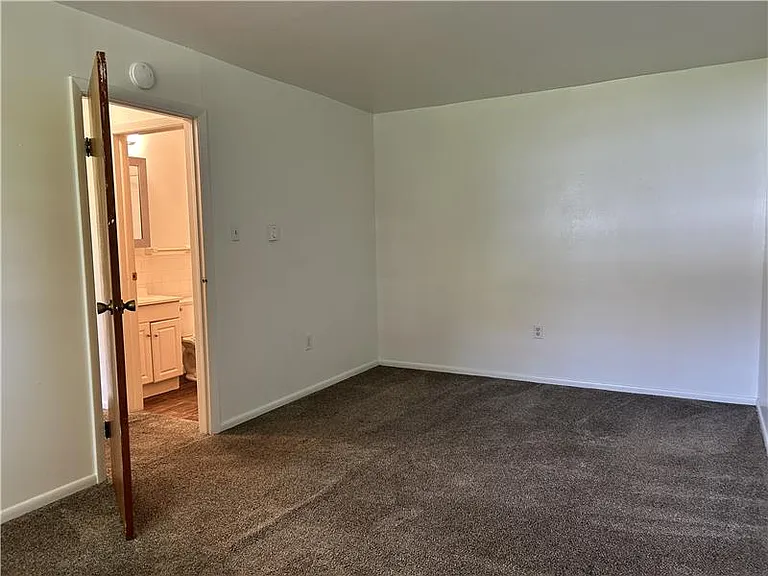 3601 Beaumont Dr #7 — Photo 5