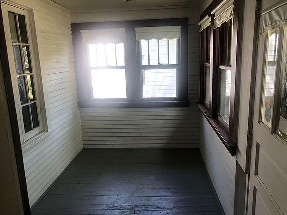 2nd image of 605 S Clayton St