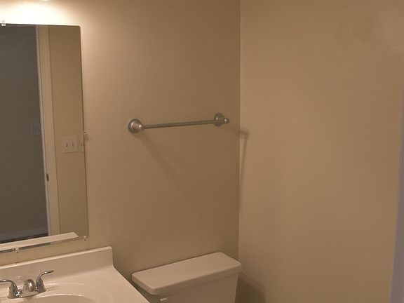 5th image of 2753 N Harbor Dr