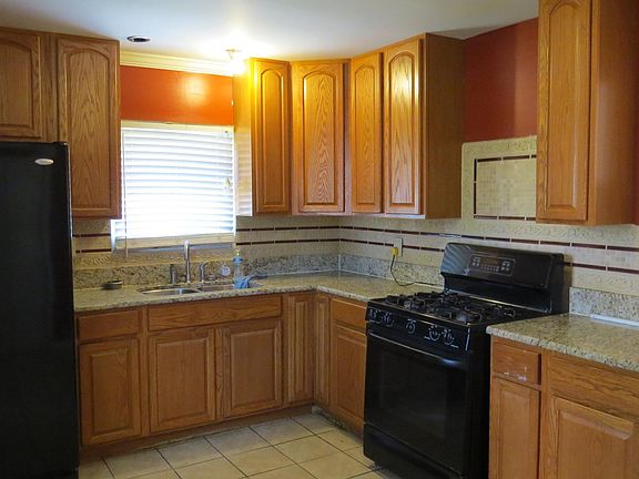 2nd image of 2724 Hinson Dr