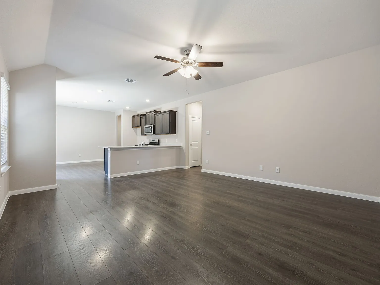 3 bed, 1517 sqft, $2,050 — Photo 4