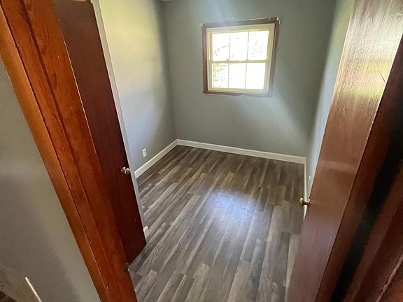 3rd image of 356 Shepley Dr