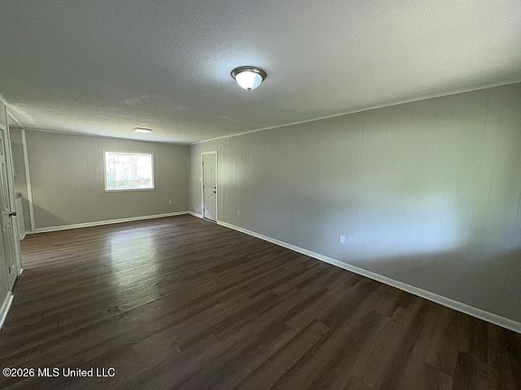 2nd image of 3341 Suncrest Dr