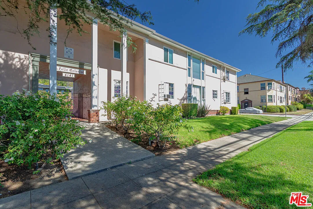 4141 Los Feliz Blvd — Photo 3