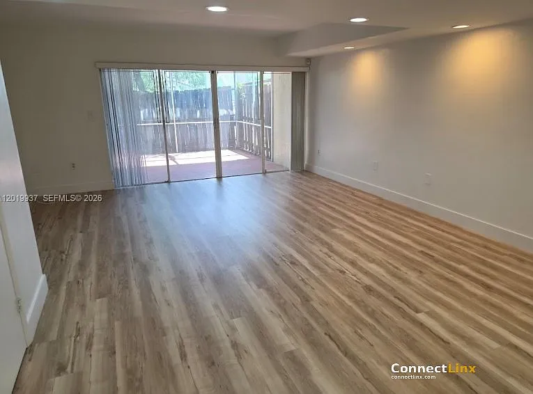 1325 NW 124th Ave — Photo 9