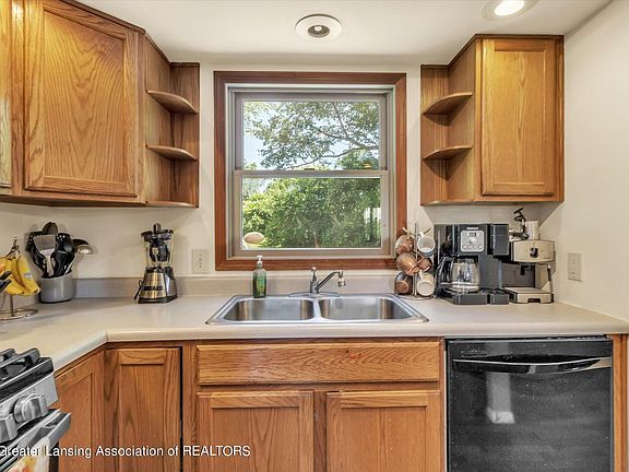 5th image of 7968 W Dault Ave
