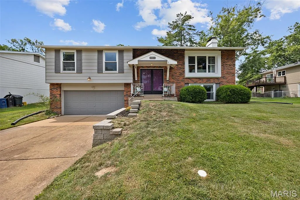380 Genoa Dr photo 1