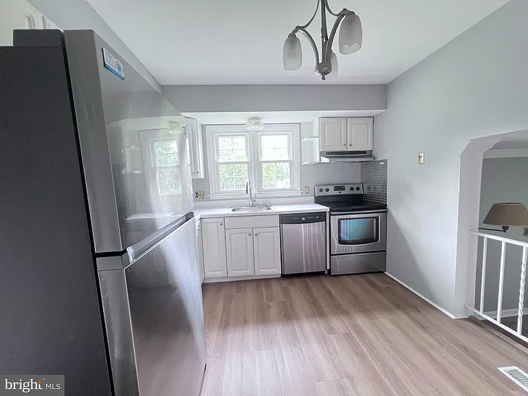 8407 Thornton Rd — Photo 10