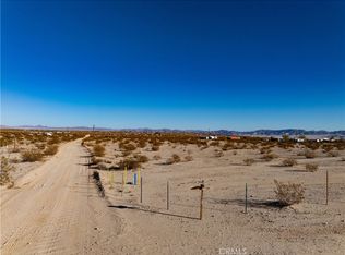 1305 Mile Square Rd, Joshua Tree, CA 92252