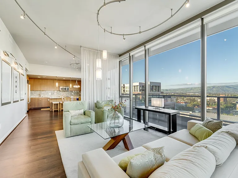 38 N Almaden Blvd #2023 — Photo 5