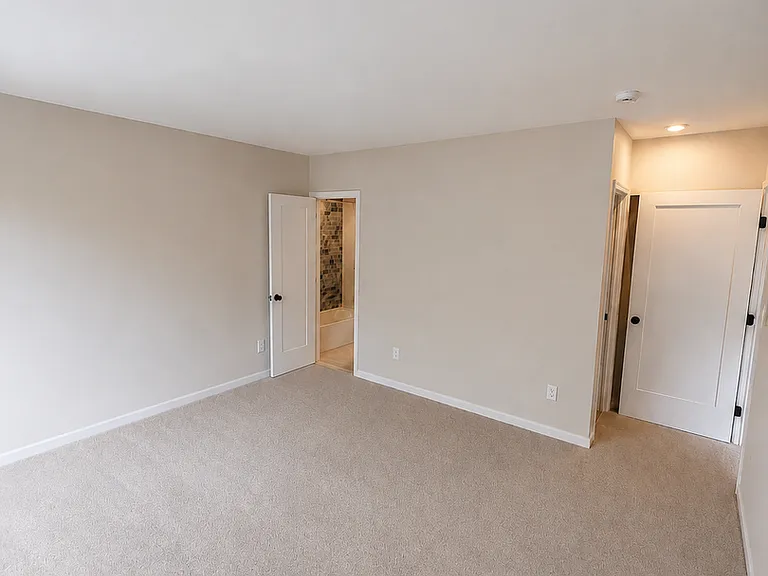 5500 Holmes Run Pkwy #101 — Photo 13