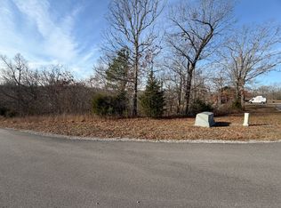 1 Deepwood Dr, Murray, KY 42071