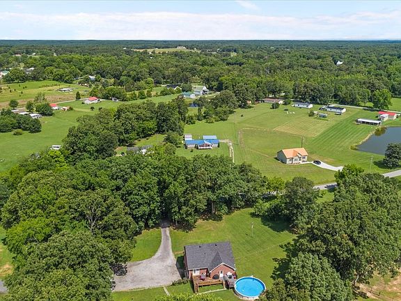 2nd image of 1112 Garners Creek Rd