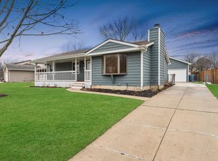 1890 Govert Dr, Schererville, IN 46375