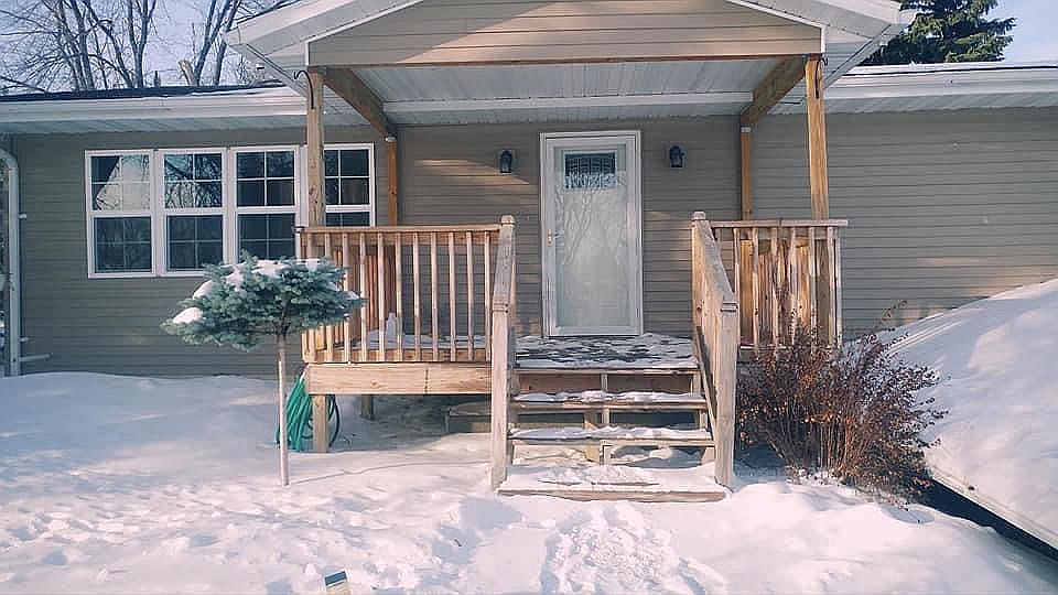 1st image of 201 Hill Ave S