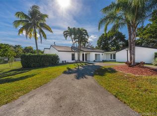 7844 SW 57th Ter, Miami, FL 33143