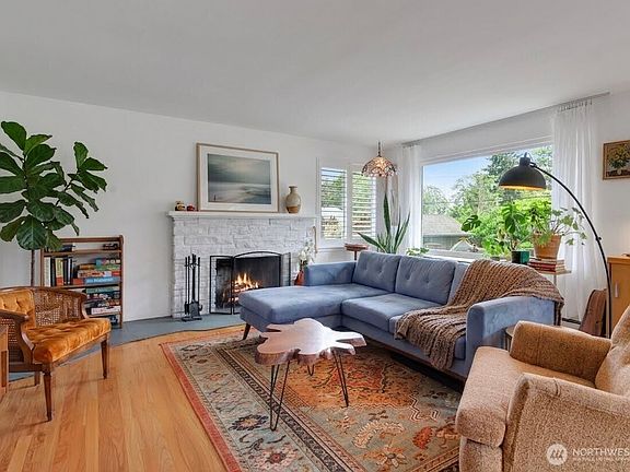 4th image of 5014 35th Avenue SW