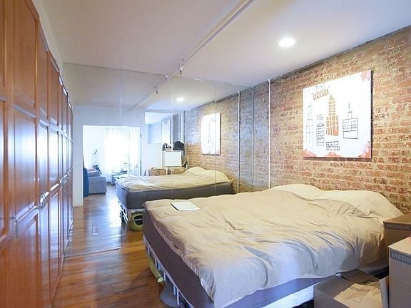 4th image of 111 E 12th St APT 3F