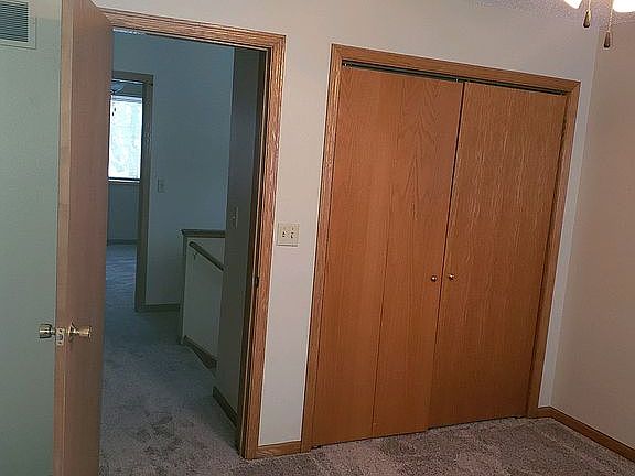 4th image of 627 Hodge St