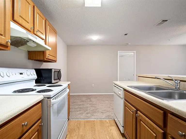 637 Buoy Ln #201 — Photo 11