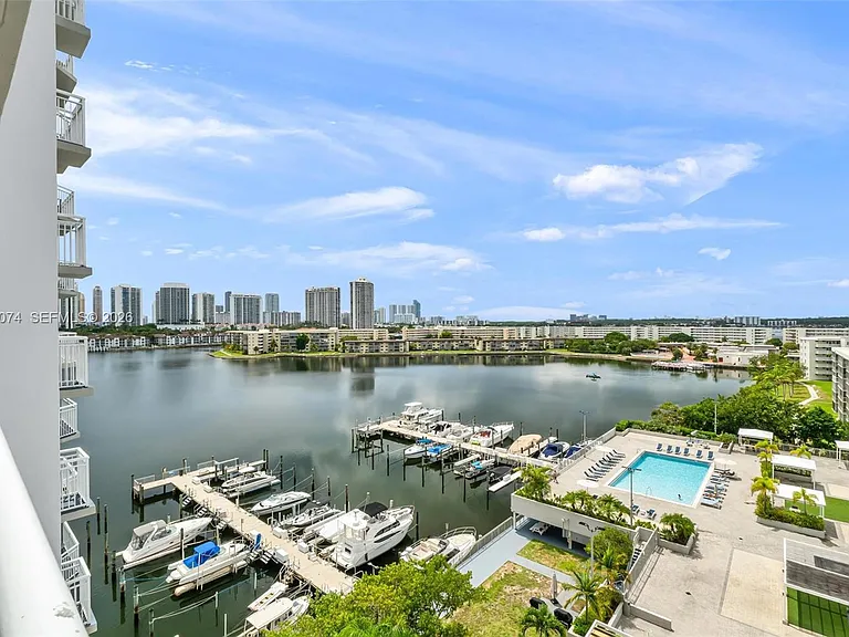 18071 Biscayne Blvd #901 — Photo 21
