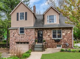 10 Passaic Ave, Roseland Boro, NJ 07068
