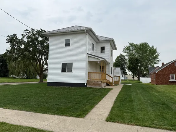 207 N 3rd St, Montezuma, IA 50171