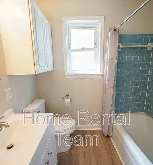 109 W 14th St — Photo 15