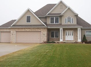 5340 Blueberry Ln, Haslett, MI 48840