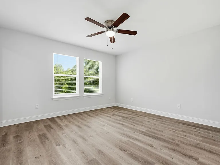 699 Woodlawn Ave NW — Photo 19