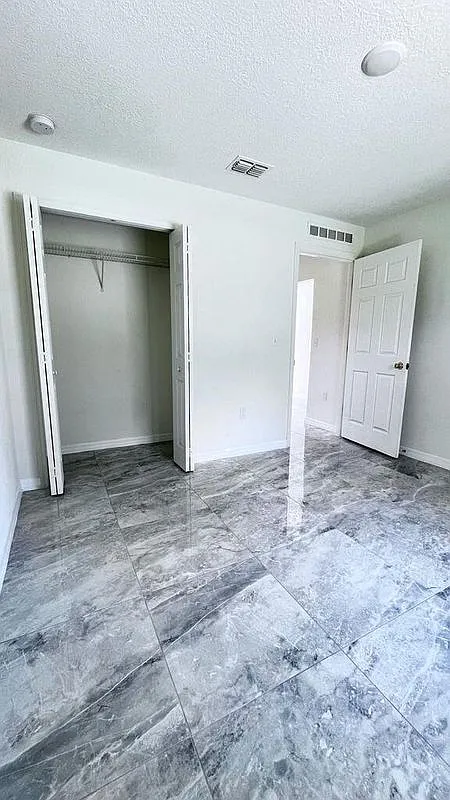 3 bed, 2.0 bath, 1288 sqft, $2,495 — Photo 2