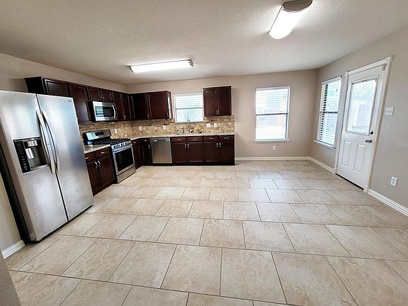 4th image of 11318 Seven Sisters Dr