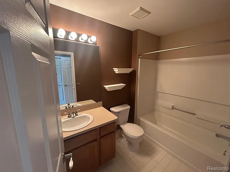 39460 Springwater Dr — Photo 17