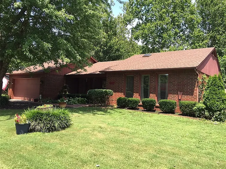 1416 E Briarcliff St — Photo 21