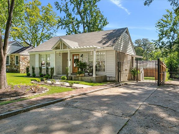 2nd image of 3649 Charleswood Ave