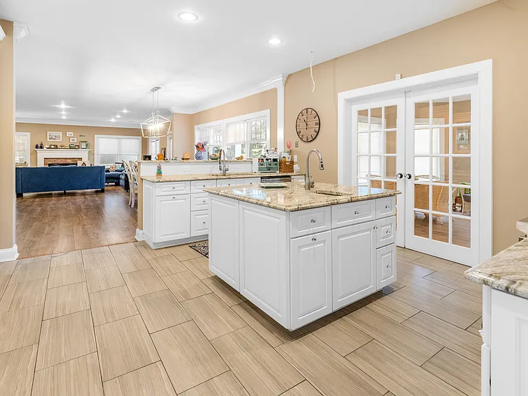 61 Wooleys Dr — Photo 9