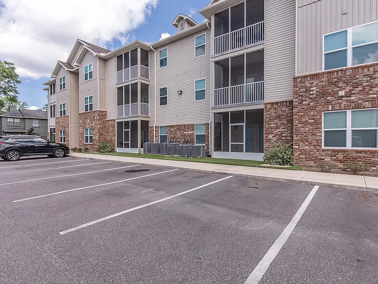 Crosswinds Apartments — Photo 27